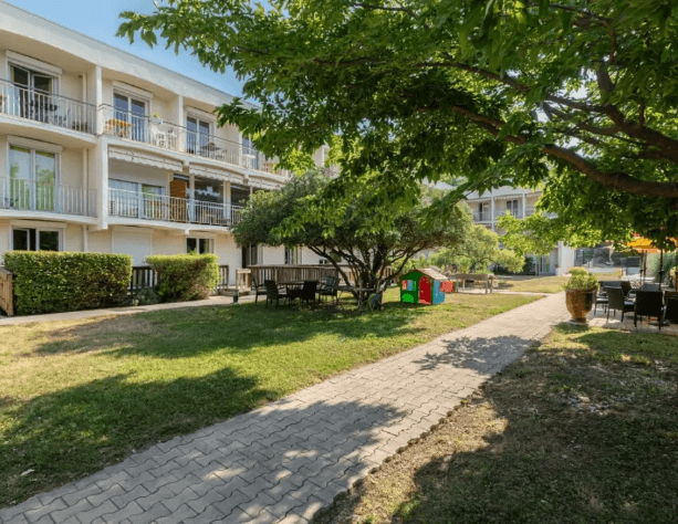 2 lots d'EHPAD EMEIS