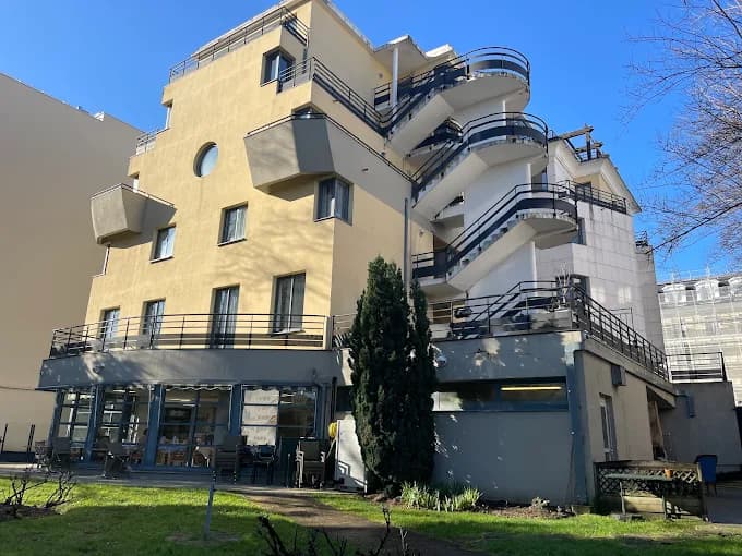 Arcade de Fontenay LNA Deux chambres médicalisées vendues ensemble